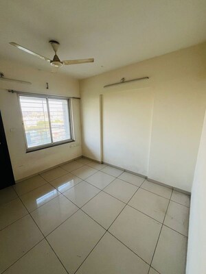Room in 1 BHK Apartment at Paranjape Forest Trails Pebbles, Bhugaon – for Rent