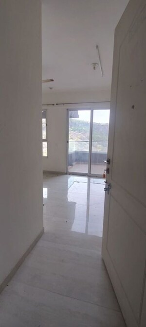 Room in 1 BHK Apartment at Paranjape Forest Trails Pebbles, Bhugaon – for Rent