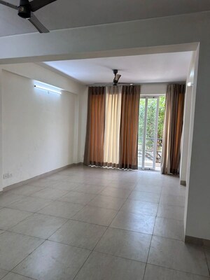 Room in 2.5 BHK Builder Floor at Wave Floors, Mahurali – for Rent