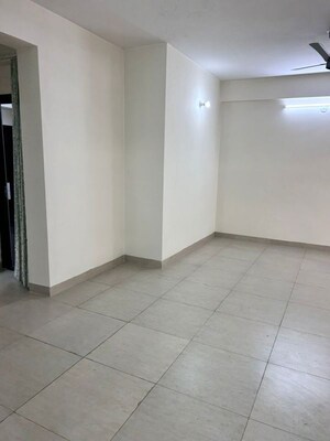 Room in 2.5 BHK Builder Floor at Wave Floors, Mahurali – for Rent