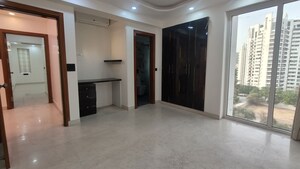 Room in 3 BHK Apartment at Parsvnath Exotica, Sector 53 – for Rent