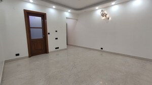 Room in 3 BHK Apartment at Parsvnath Exotica, Sector 53 – for Rent