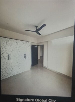 Room in 2 BHK Apartment at Signature Global City, Sector 37d – for Sale
