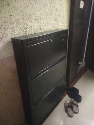 Furnished Amenities in 2 BHK Apartment at Mahavir Plaza, Airoli – for Rent