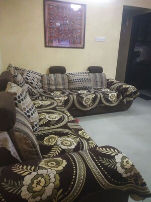 Living Room in 2 BHK Apartment at Mahavir Plaza, Airoli – for Rent