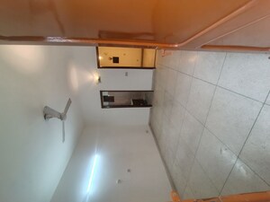 Furnished Amenities in 3 BHK Builder Floor at Malviya Nagar – for Rent