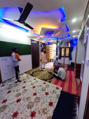 Bedroom in 3 BHK Builder Floor at Dwarka Mor – for Rent