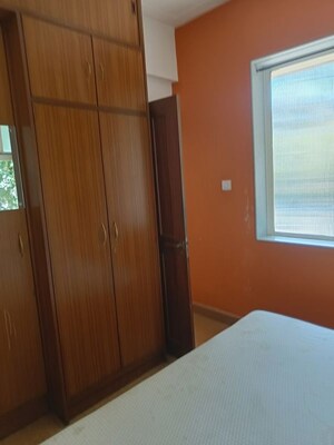 Room in 1 BHK Apartment at Colaba – for Rent