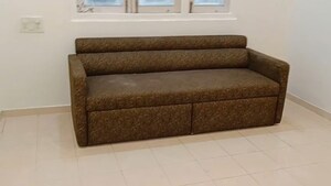 Living Room in 1 BHK Apartment at Sion – for Rent