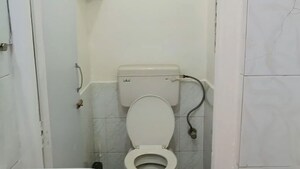 Bathroom in 1 BHK Apartment at Sion – for Rent