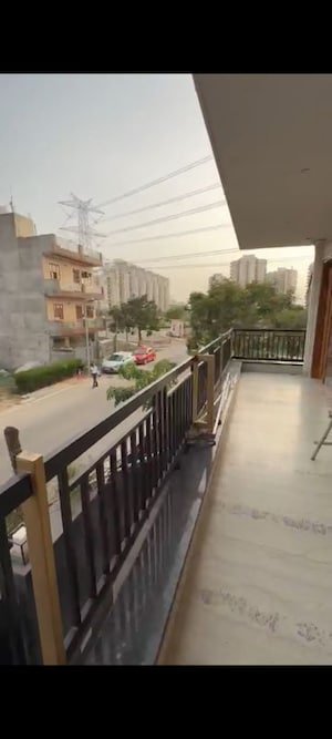 Balcony in 3 BHK Builder Floor at BPTP Amstoria, Sector 102 – for Rent
