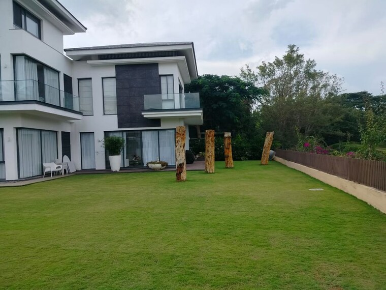 Garden, prestige-golfshire 4 Bedroom 5896 Sq.Ft. Villa In Nandi Hills Bangalore 10400665