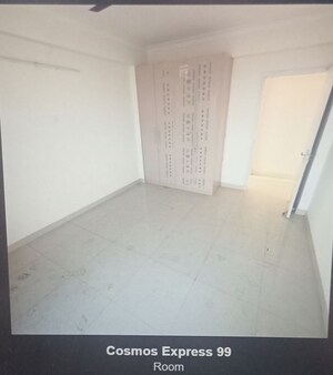 Room in 3 BHK Apartment at Cosmos Express 99, Sector 99 – for Sale