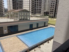 3 BHK + Servant Room Apartment For Rent in Pareena Express Heights