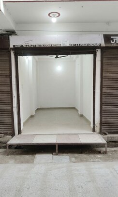 Retail Shop For Sale in Rk Puram