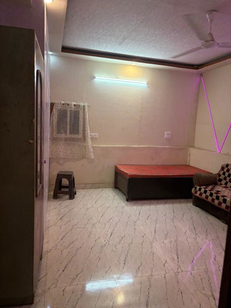 Room, govindpuri 1 RK 350 Sq.Ft. Builder Floor In Govindpuri Delhi 10400768