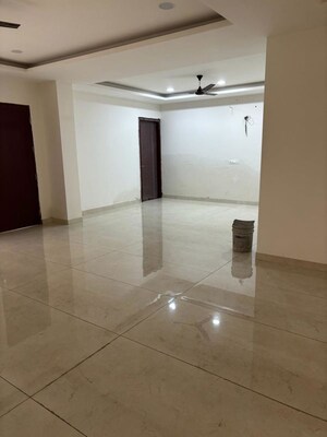 Room in 3 BHK Builder Floor at Whiteland Blissville, Sector 76 – for Sale