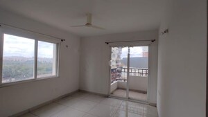 Room in 3.5 BHK Apartment at Lakeside Heights, Whitefield – for Rent
