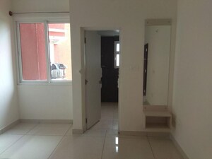 Room in 3.5 BHK Apartment at Lakeside Heights, Whitefield – for Rent