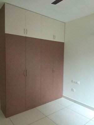 Room in 3.5 BHK Apartment at Lakeside Heights, Whitefield – for Rent