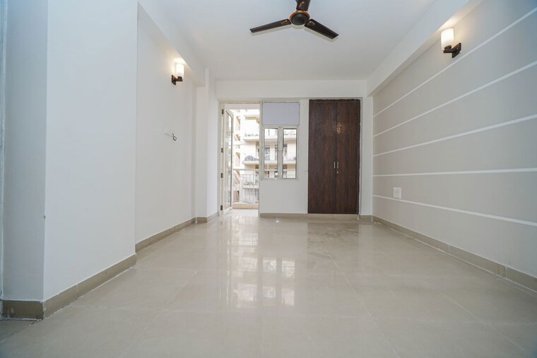 Room, gaur-city-2-10th-avenue 3.5 Bedroom 1470 Sq.Ft. Apartment In Sector 16c Greater Noida Greater Noida 10400824