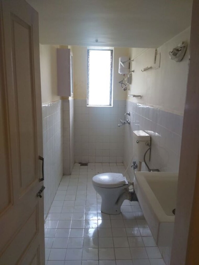 Bathroom, colaba 2 Bedroom 888 Sq.Ft. Apartment In Colaba Mumbai 10400793