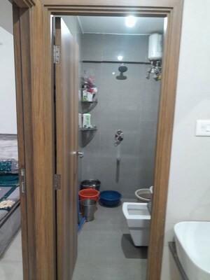 Furnished Amenities in 3 BHK Apartment at Mavani Geetanjali, Ghatkopar East – for Rent