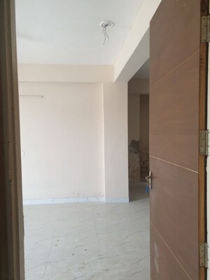 Building Lobby in 3 BHK Builder Floor at TDI The Grand Retreat, Sector 88 – for Rent