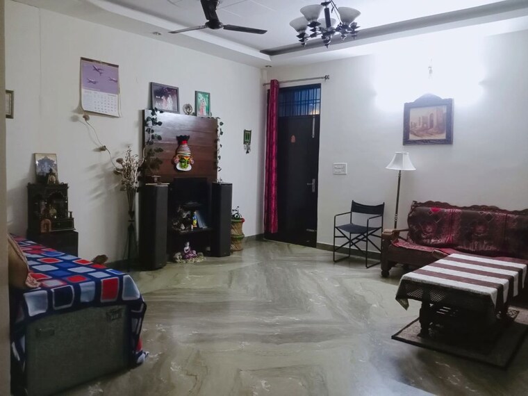 Living Room, green fields colony 3 Bedroom 250 Sq.Yd. Builder Floor In Green Fields Colony Faridabad 10400886