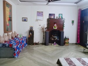 Parking in 3 BHK Builder Floor at Green Fields Colony – for Rent