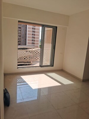 Room in 1 BHK Apartment at Lodha Panacea 1, Dombivli East – for Rent