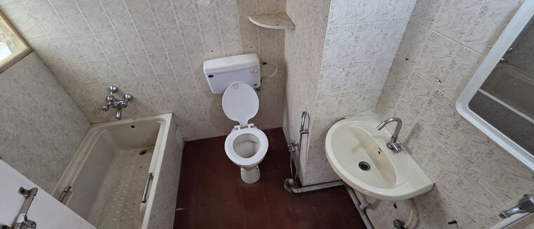 Bathroom, naiknavare-sunshine-court 3 Bedroom 1100 Sq.Ft. Apartment In Kalyani Nagar Pune 10400898
