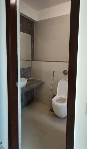 Bathroom in 3.5 BHK Apartment at Subhash Nagar – for Rent