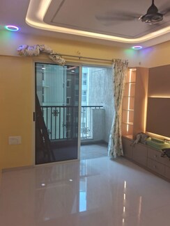 1 BHK + Extra Room Apartment For Rent in Lodha Panacea 1