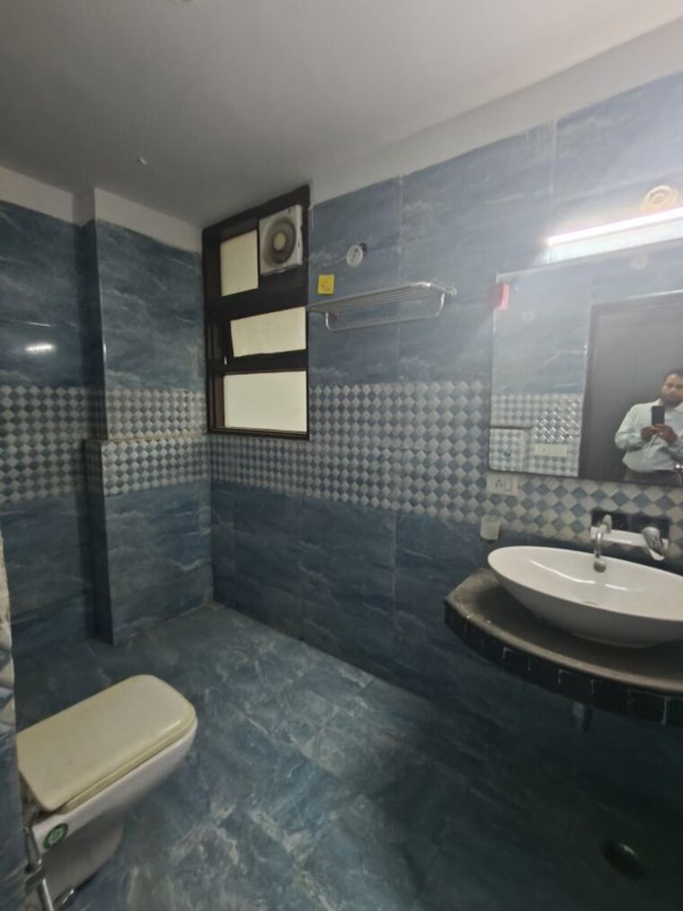 Bathroom, atlantis-cghs 3 Bedroom 2610 Sq.Ft. Apartment In Sector 47 Gurgaon 10400928