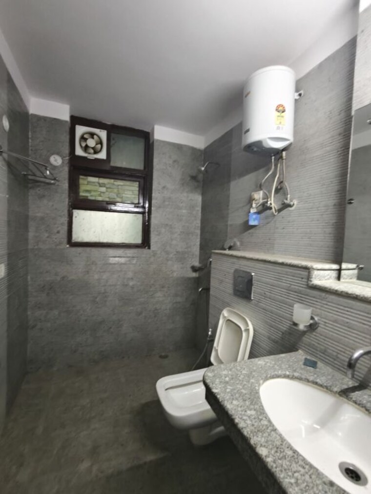 Bathroom, atlantis-cghs 3 Bedroom 2610 Sq.Ft. Apartment In Sector 47 Gurgaon 10400928