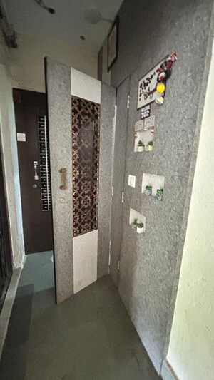  2 BHK Apartment at Yogi Palace CHS, Borivali West – for Sale
