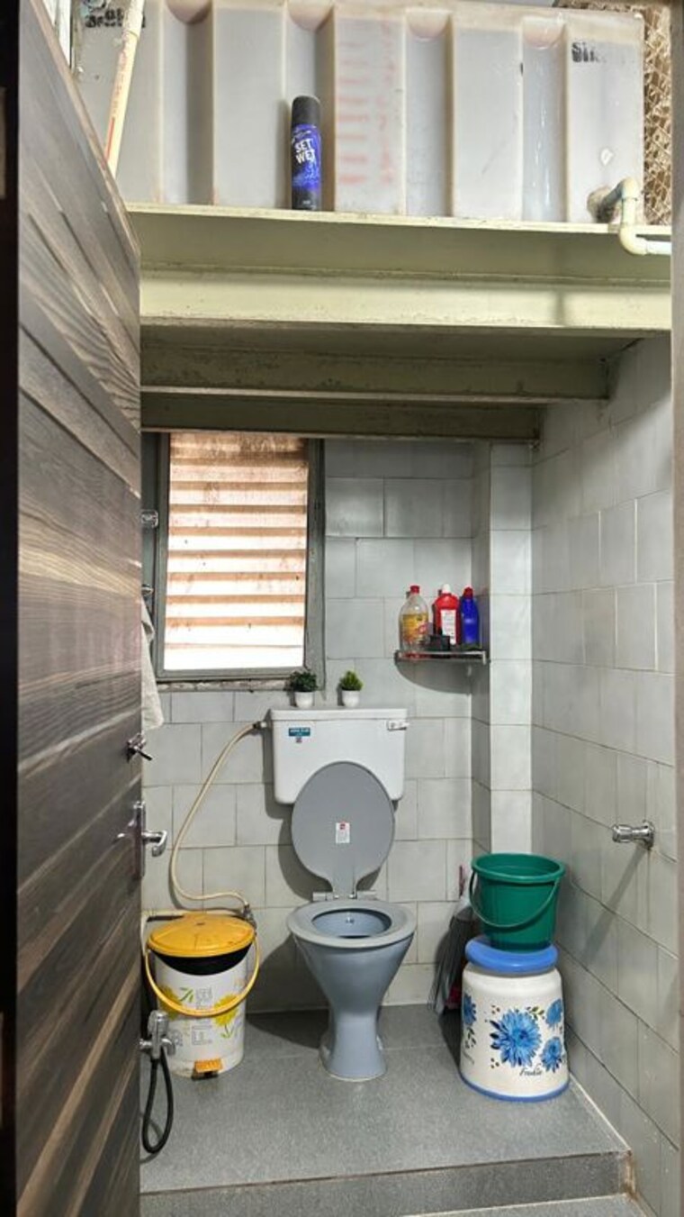 Bathroom, yogi-palace-chs 2 Bedroom 1150 Sq.Ft. Apartment In Borivali West Mumbai 10400950