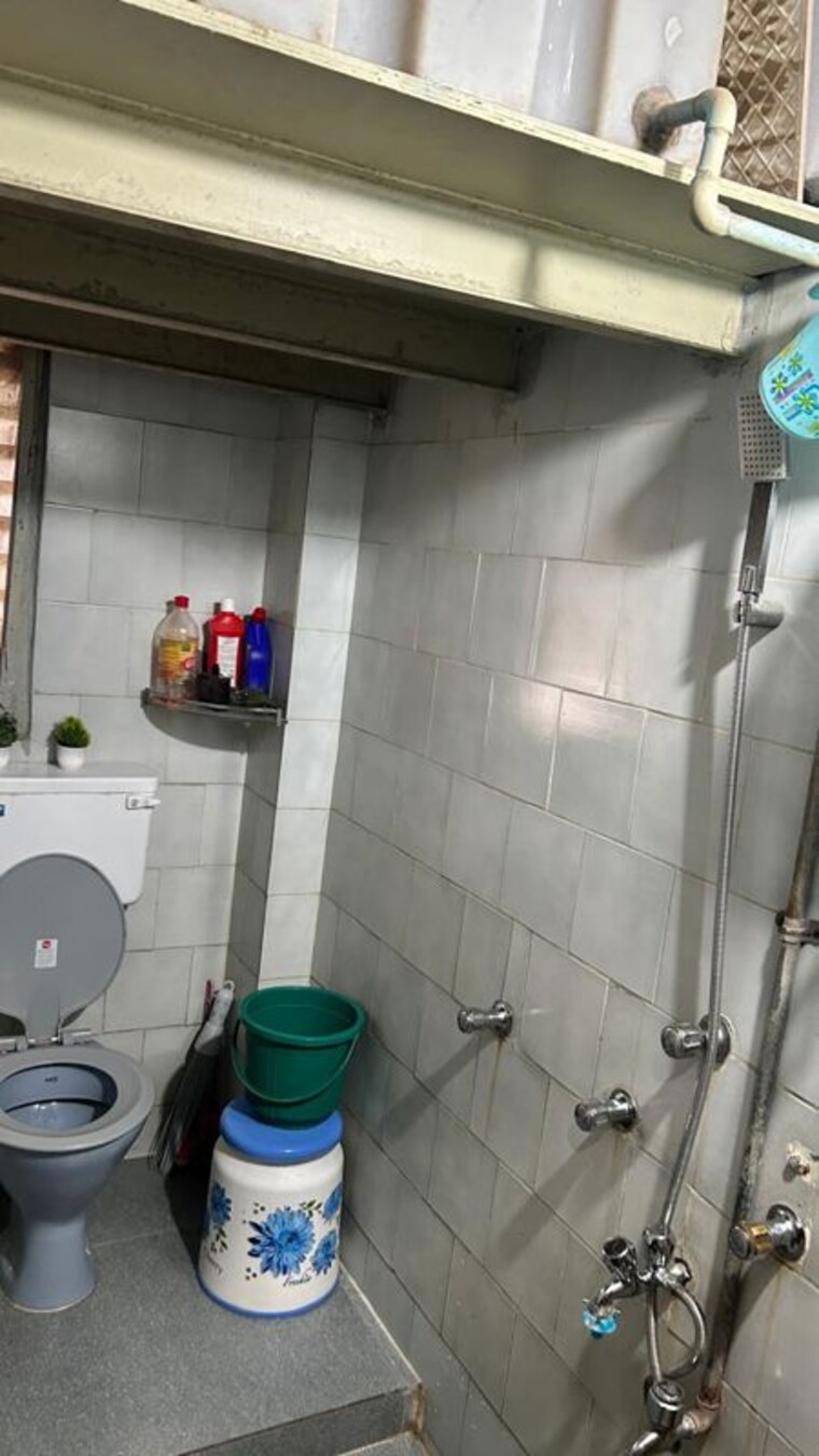 Bathroom, yogi-palace-chs 2 Bedroom 1150 Sq.Ft. Apartment In Borivali West Mumbai 10400950