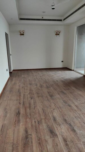 Room in 5 BHK Penthouse at Mahindra Luminare, Sector 59 – for Rent