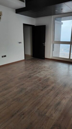 Room in 5 BHK Penthouse at Mahindra Luminare, Sector 59 – for Rent