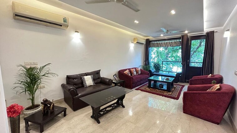 Living Room, green fields colony 5 Bedroom 400 Sq.Yd. Builder Floor In Green Fields Colony Faridabad 10400980