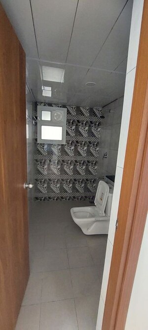 Bathroom in 3 BHK Apartment at Prestige Finsbury Park Regent, Bagaluru – for Rent