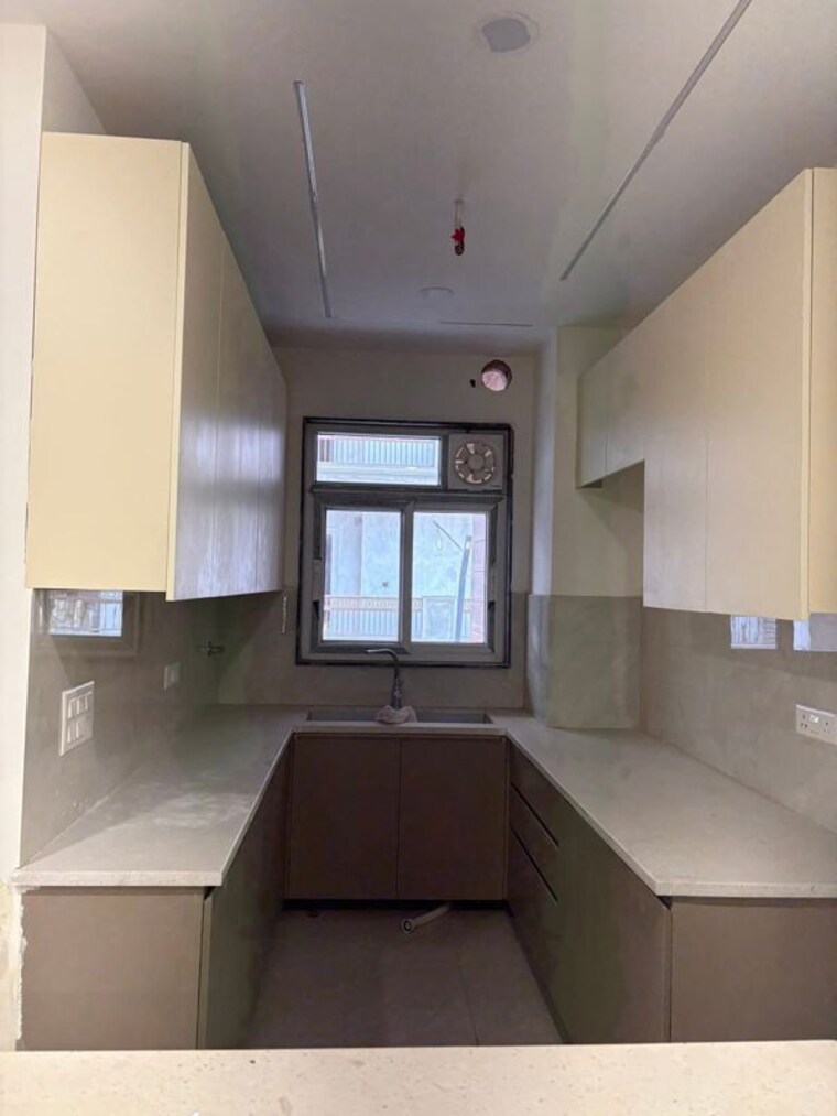 Kitchen, green fields colony 3.5 Bedroom 205 Sq.Yd. Builder Floor In Green Fields Colony Faridabad 10400992