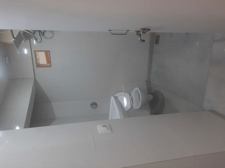 Bathroom, jolly-maker-apartment 1 Bedroom 841 Sq.Ft. Apartment In Cuffe Parade Mumbai 10401067