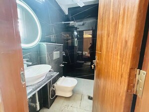 Bathroom in 1 BHK Builder Floor at Saket – for Rent