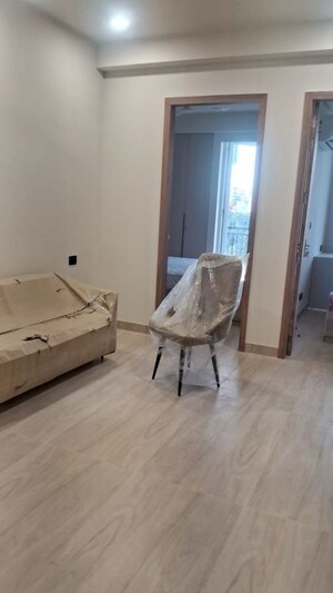 Bathroom in 2 BHK Builder Floor at DLF Building 10, Dlf Phase ii – for Rent