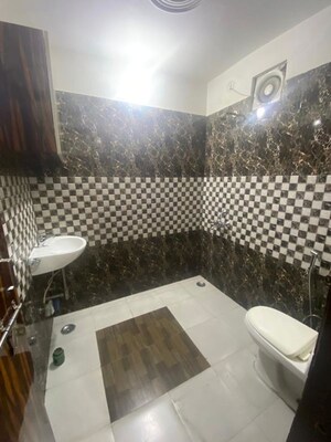 Kitchen in 2 BHK Builder Floor at Sector 27 – for Rent