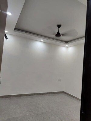 Room in 3 BHK Builder Floor at Rama Park – for Rent
