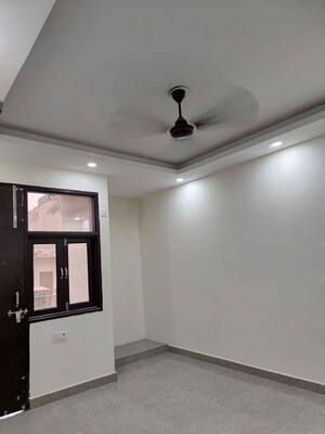 Room in 3 BHK Builder Floor at Rama Park – for Rent
